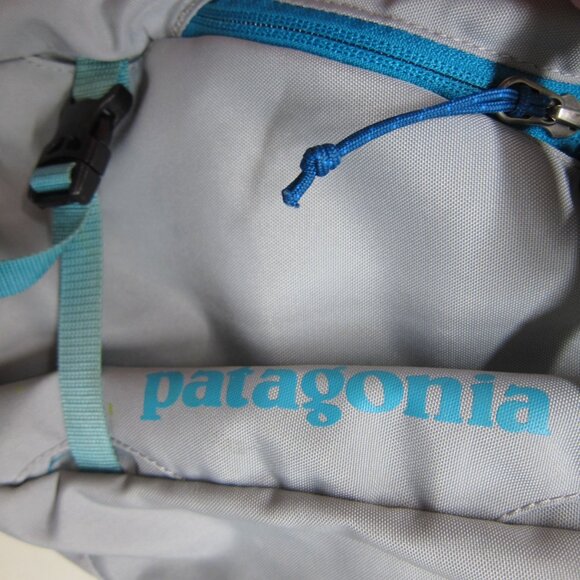 Patagonia Atom 8L Grey & Turquoise Crossbody/Sling Bag - Picture 4 of 9